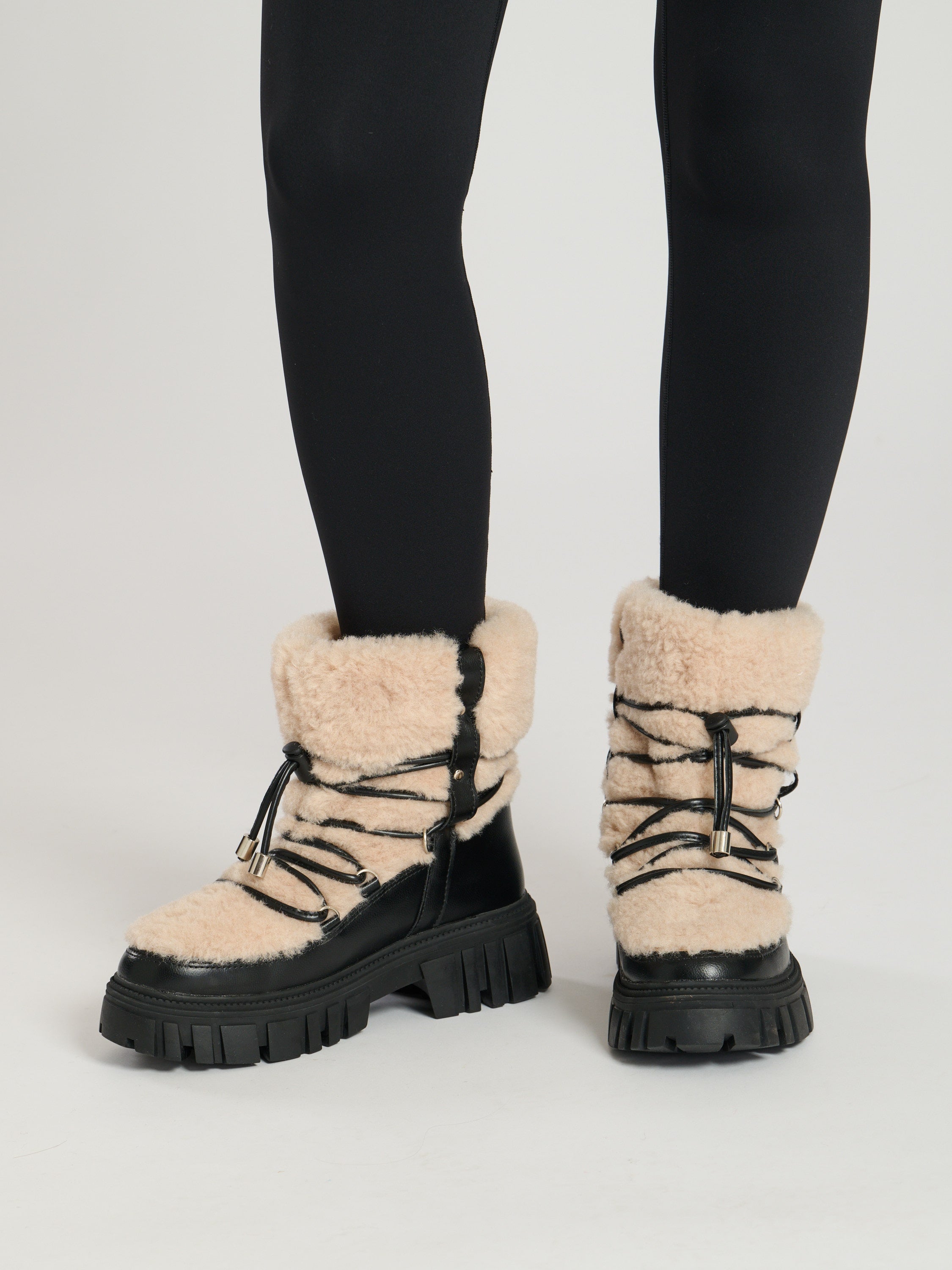 Lace up chunky boots online