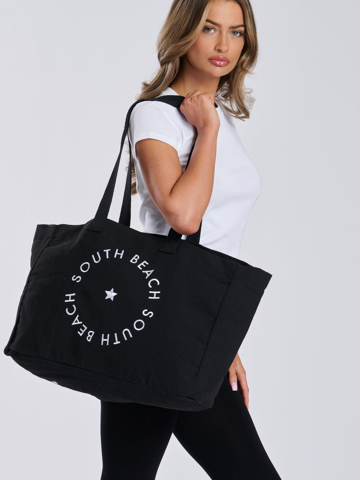 Everyday Logo Tote in Black – view 4