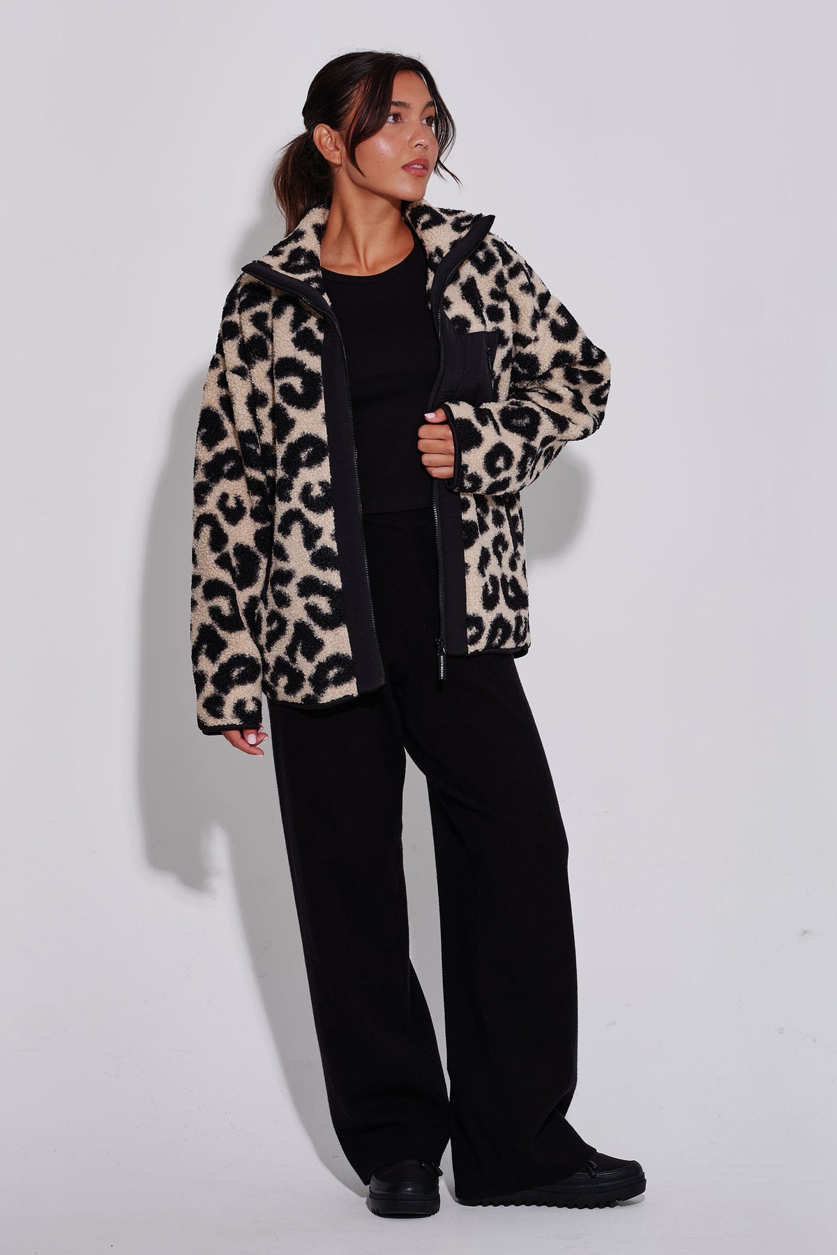 Zip It Borg Teddy Jacket in Beige Leopard – view 2